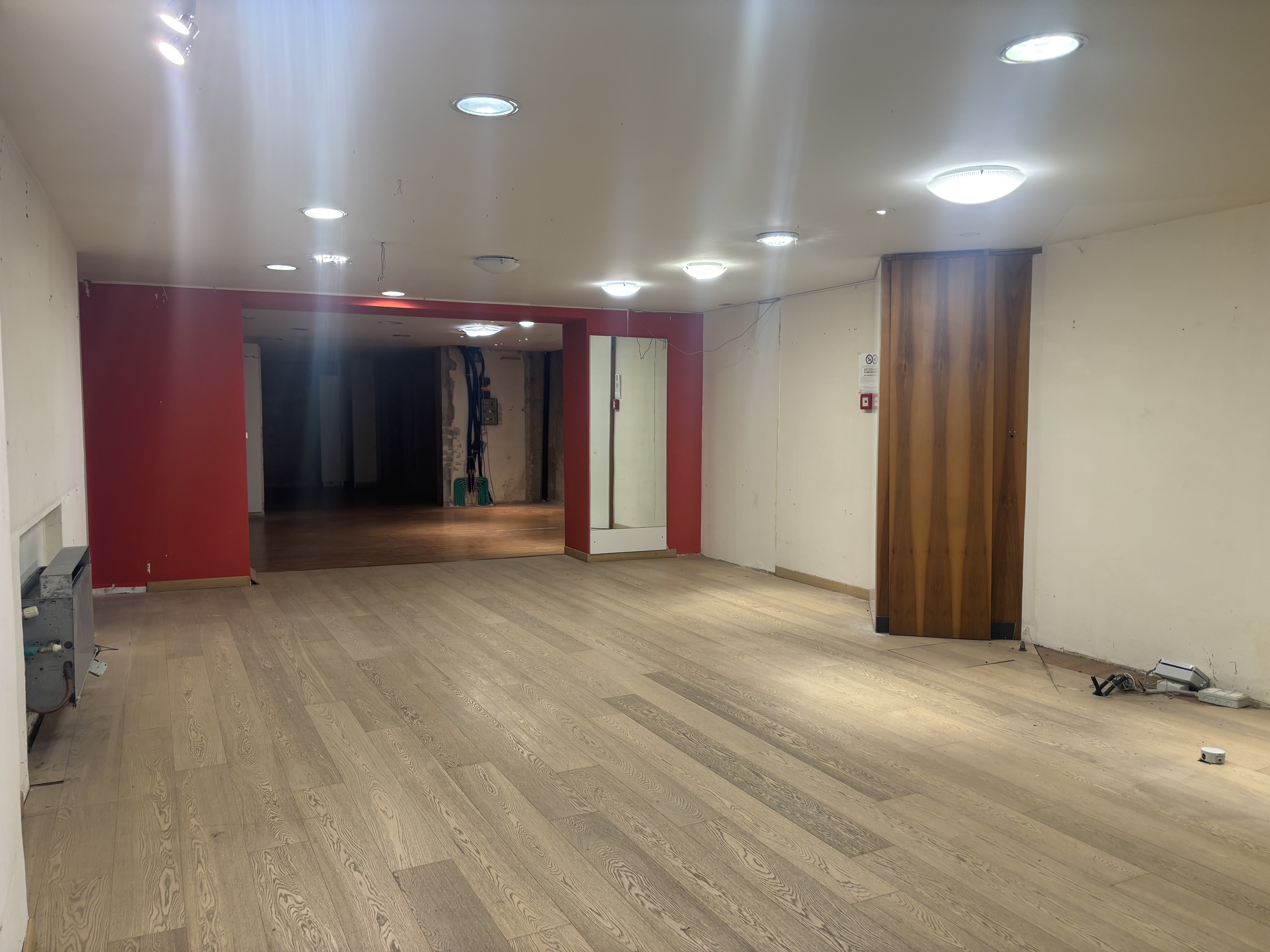 Media numero 5 di Via Mercatovecchio -  Negozio con doppio ingresso