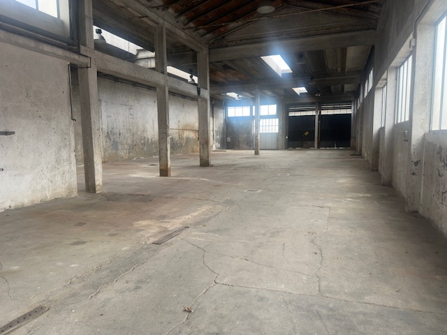 Media numero 5 di Capannoni con appartamento