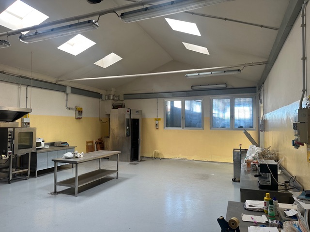 Media numero 16 di Pasian di Prato - Ristorante con laboratorio e magazzino