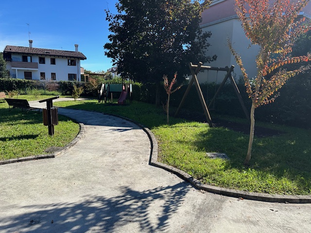 Media numero 18 di Via Castions - Tricamere ultimo piano