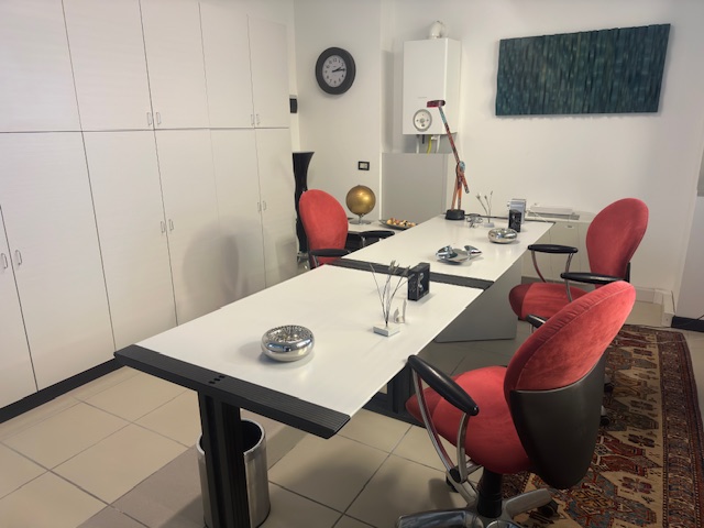 Media numero 8 di Via Nazionale - Ufficio in complesso commerciale