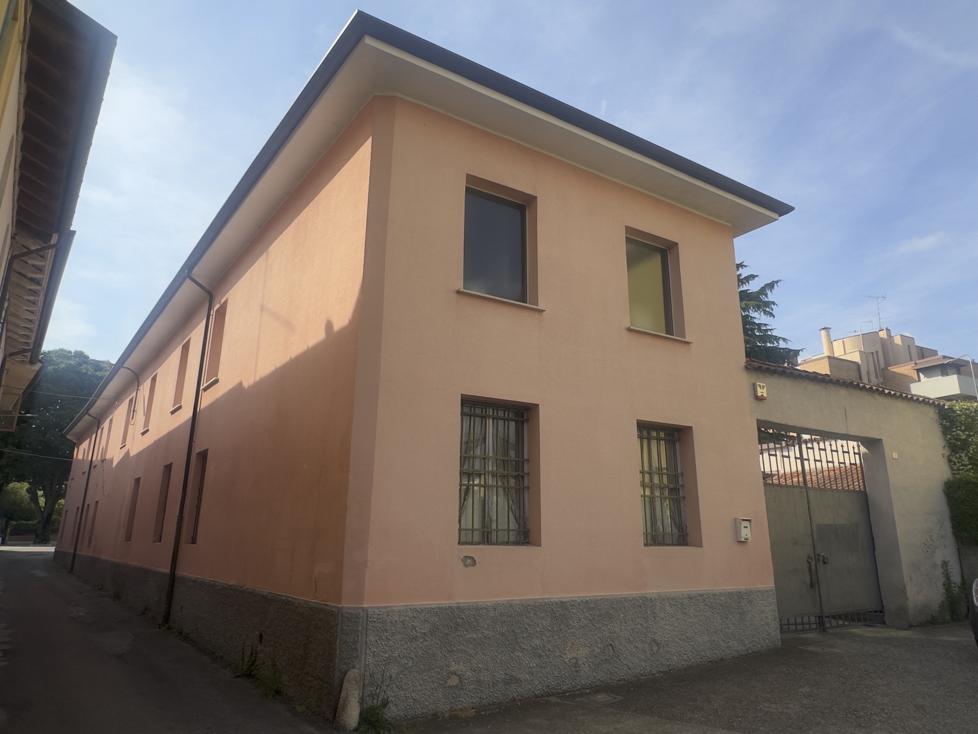 Media numero 5 di Zona Planis - Tre unità immobiliari