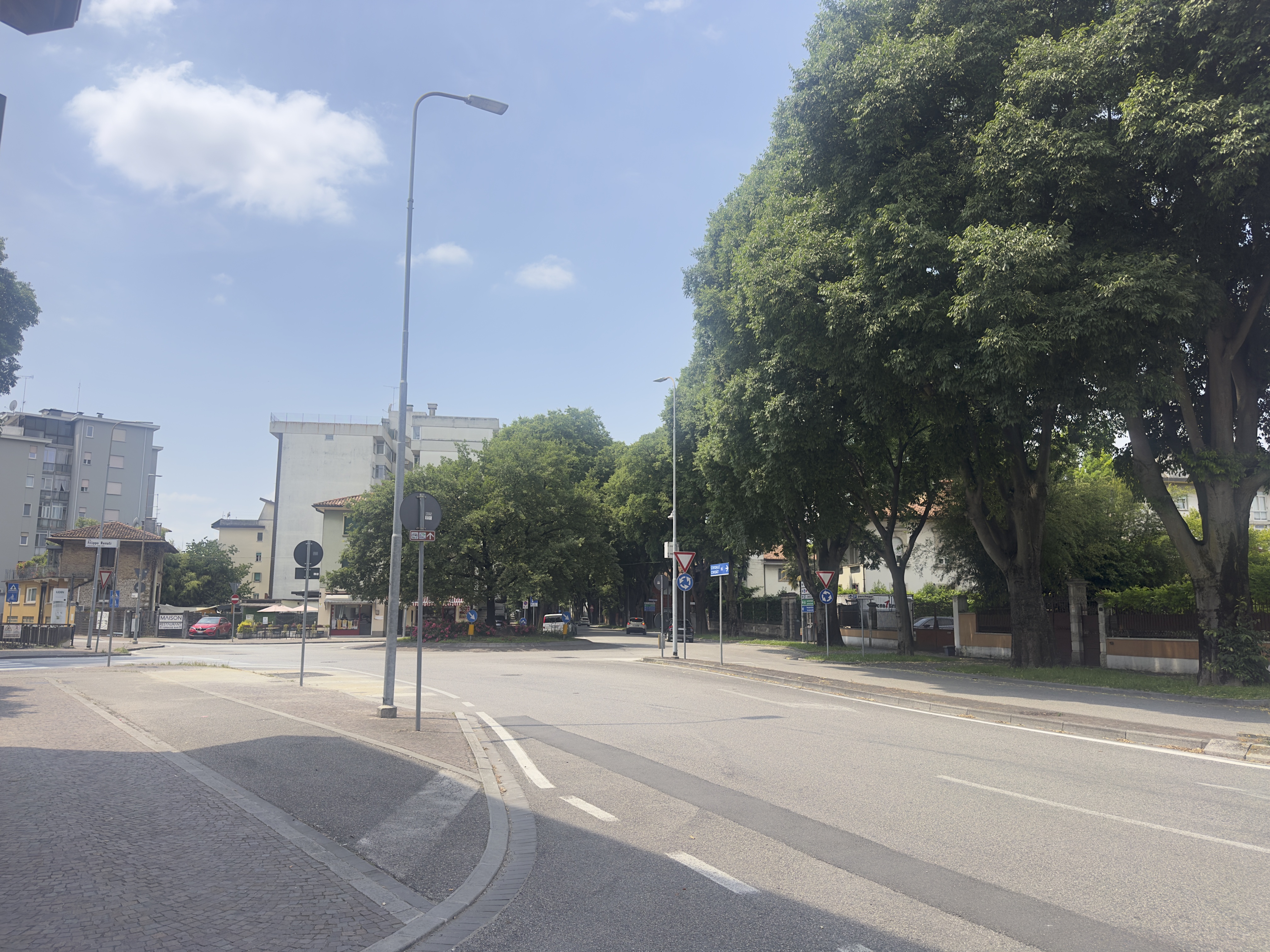 Media numero 6 di Zona Planis - Tre unità immobiliari