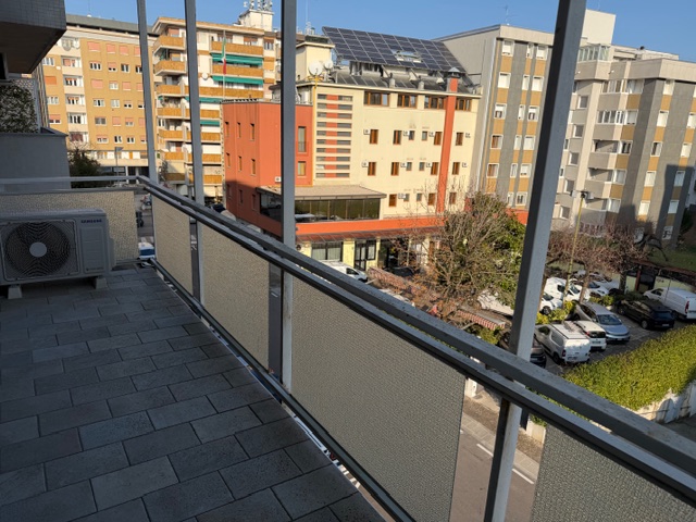 Media numero 9 di Zona Ospedale - Bicamere più studio ristrutturato