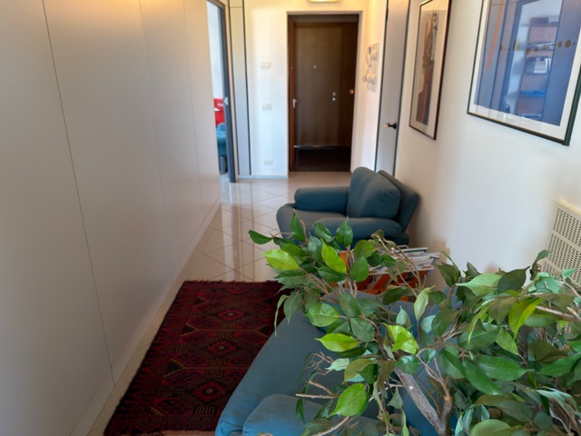 Media numero 9 di Via Tavagnacco  -  Ufficio