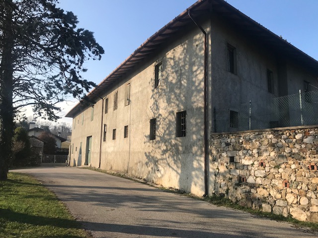 Media numero 5 di Moruzzo - Villa con ampio parco