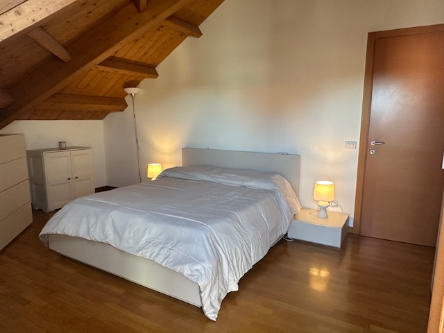 Media numero 16 di Via Castions - Tricamere ultimo piano