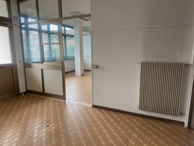 Media numero 19 di Capannoni con appartamento