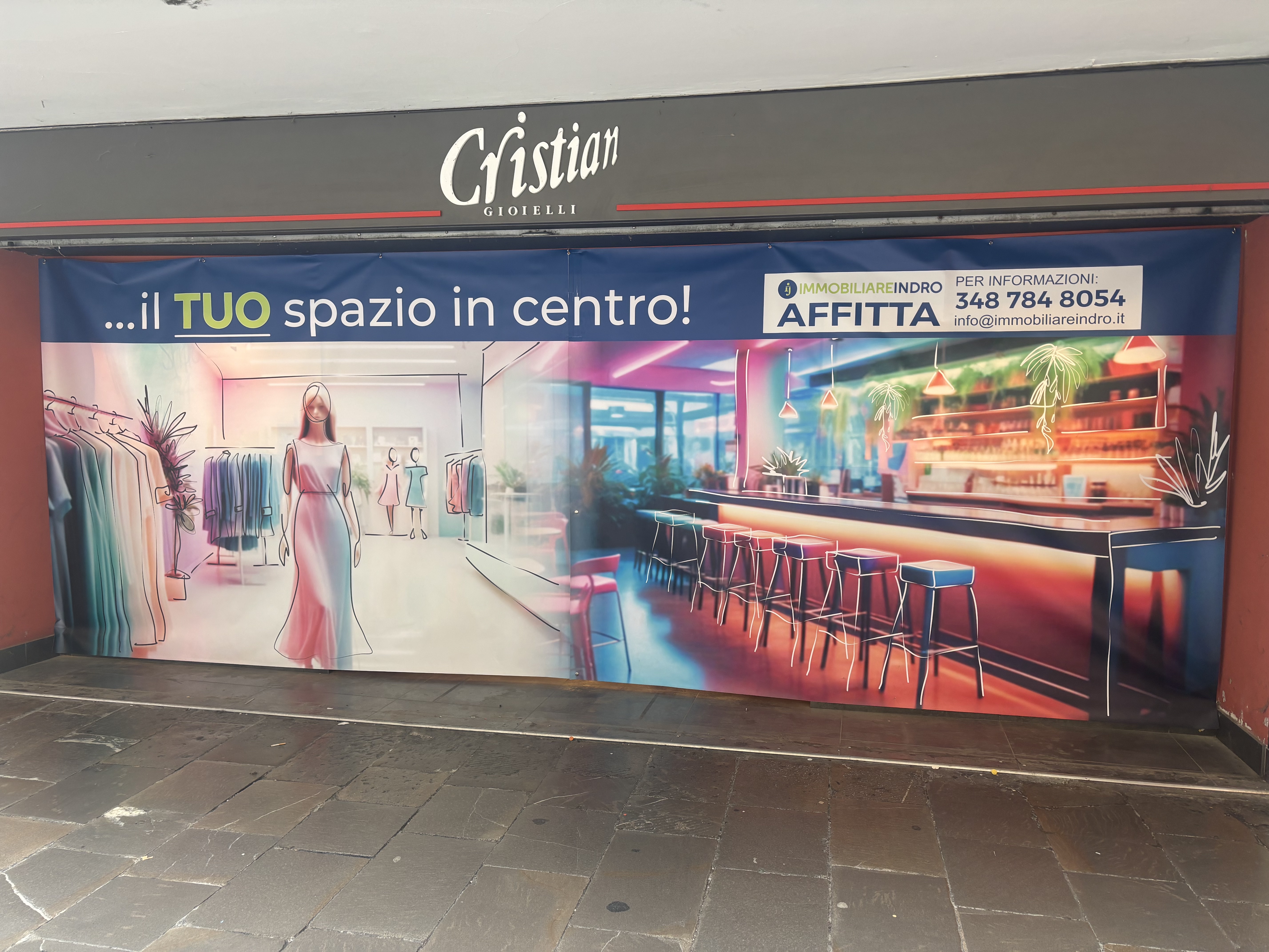 Media numero 2 di Via Mercatovecchio -  Negozio con doppio ingresso