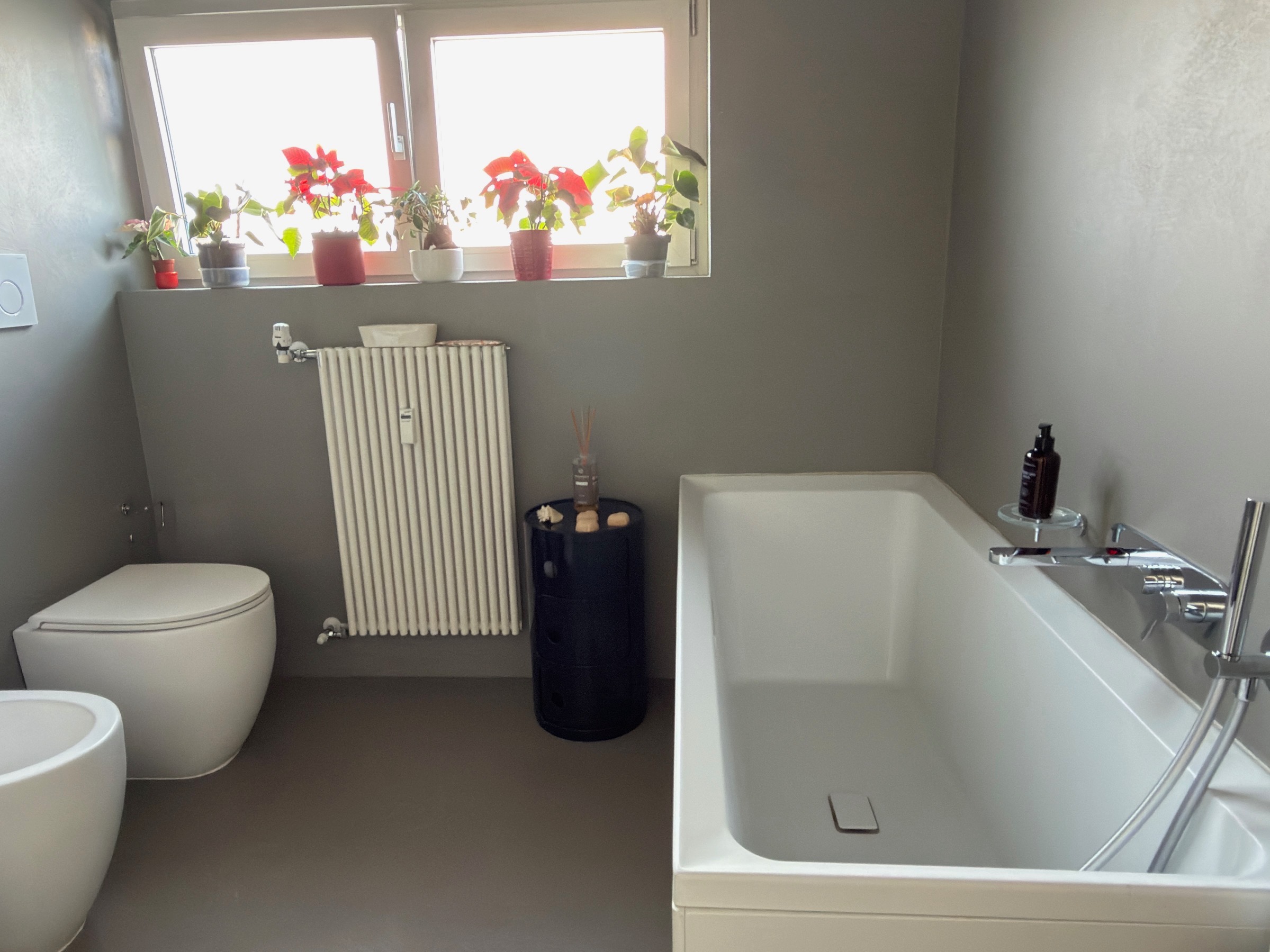 Media numero 13 di Via Grazzano - Tricamere biservizi ristrutturato, garage.